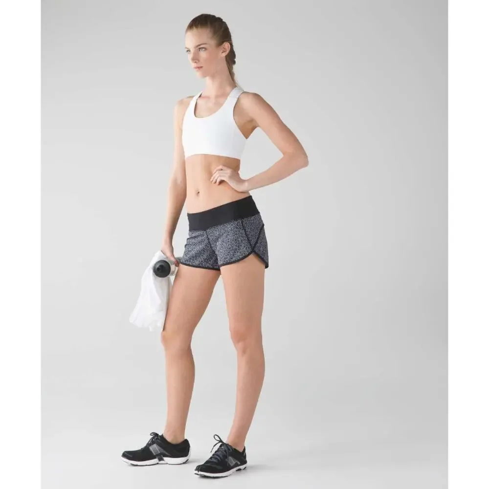 Lululemon Speed Up Short Size 4 Freckle Flower Black/White 2.5